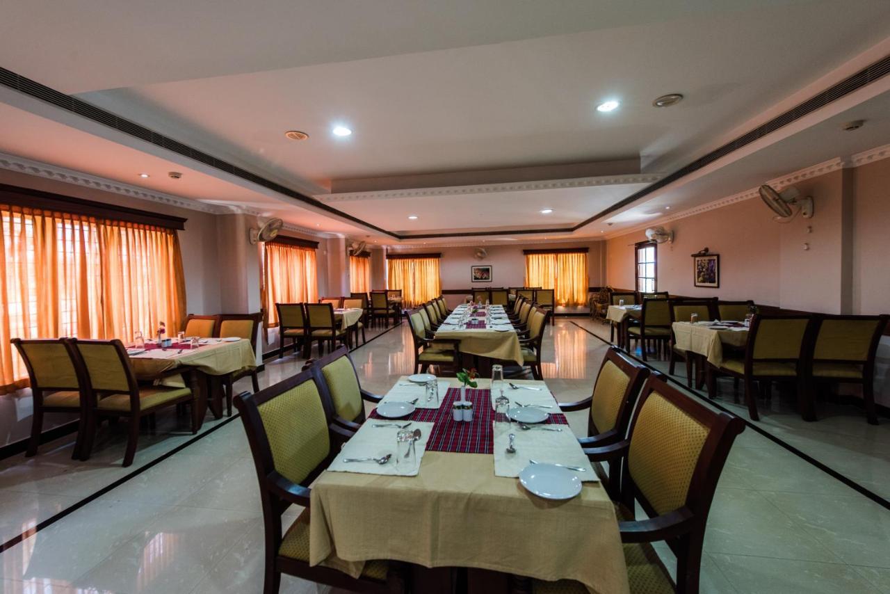 Kallada Hotels&Resorts Thrissur Exterior foto